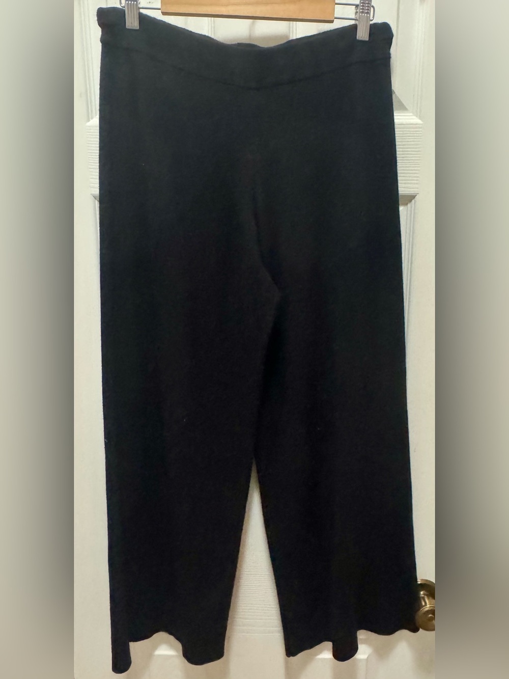 Ladies Wide-Leg Knit Pants in Black